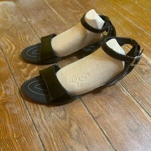 Born Crown Sandals Womens 7 Black Leather Shoes